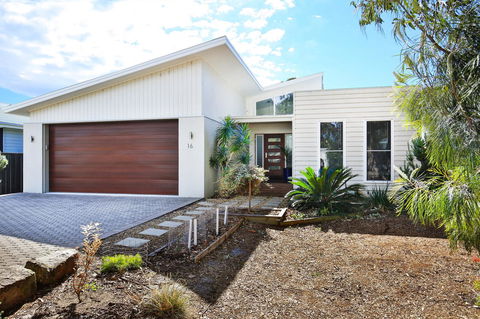 Calming Waters - Pet Friendly - Community Pool - Accommodation in Bendigo 38