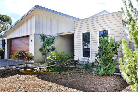 Calming Waters - Pet Friendly - Community Pool - Accommodation in Bendigo 37