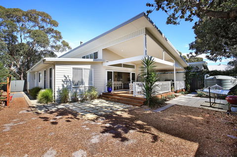 Calming Waters - Pet Friendly - Community Pool - Accommodation in Bendigo 32