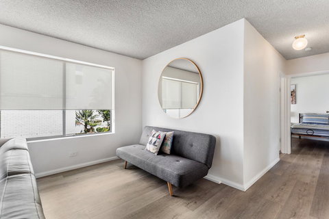 Laman Lodge, Unit 2, 15 Laman Street - Accommodation in Bendigo 4