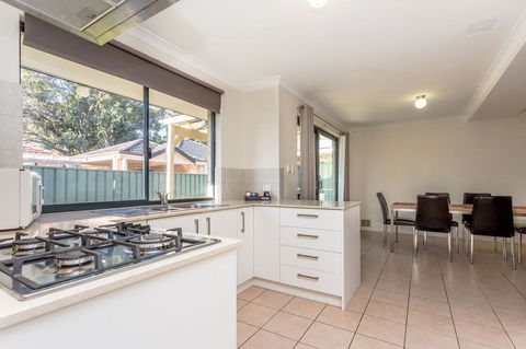 Country Comfort Perth - Accommodation in Bendigo 12