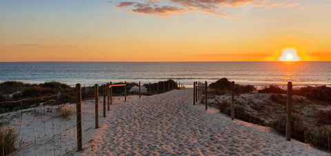 West Beach Lagoon 123 - Location & Views!!! - Accommodation in Bendigo 25
