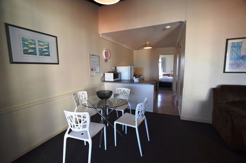 West Beach Lagoon 123 - Location & Views!!! - Accommodation in Bendigo 7