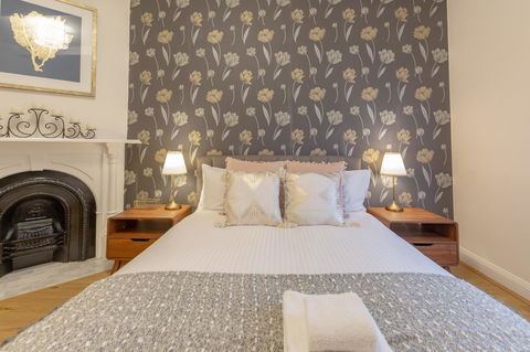 Heritage Townhouse Near Harbour Bridge - Accommodation in Bendigo 22