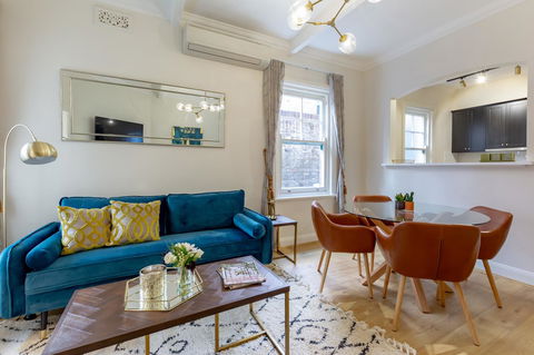Heritage Townhouse Near Harbour Bridge - Accommodation in Bendigo 0