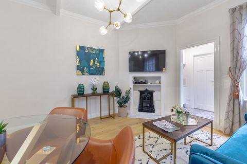 Heritage Townhouse Near Harbour Bridge - Accommodation in Bendigo 17