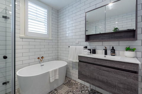 Heritage Townhouse Near Harbour Bridge - Accommodation in Bendigo 9