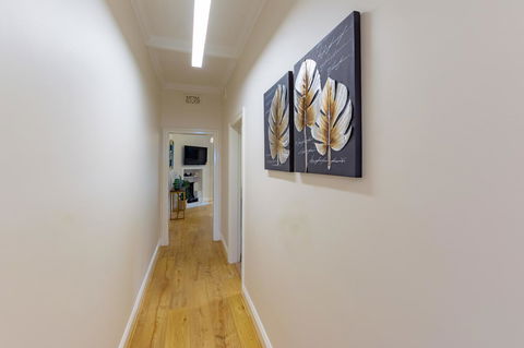 Heritage Townhouse Near Harbour Bridge - Accommodation in Bendigo 12