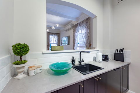 Heritage Townhouse Near Harbour Bridge - Accommodation in Bendigo 35