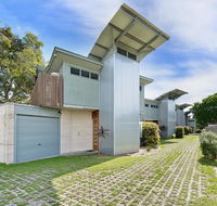 Sun Worship Eco Villas - Accommodation in Bendigo