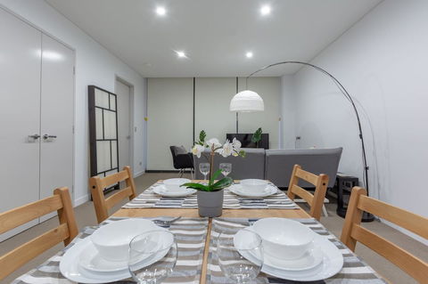 Inner City Stylish Apt Walk To Green Square - Accommodation in Bendigo 10