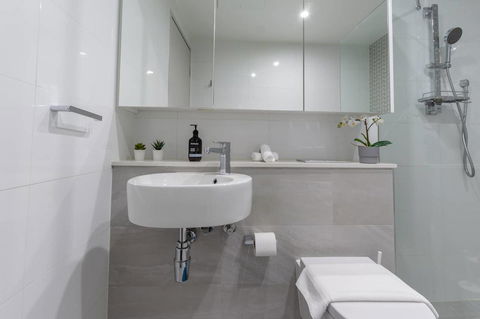 Inner City Stylish Apt Walk To Green Square - Accommodation in Bendigo 3