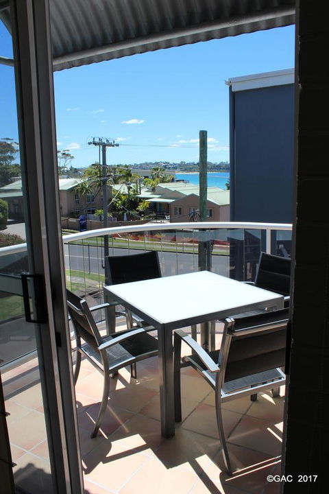 Mollymook Cove Apartments - Accommodation in Bendigo 18