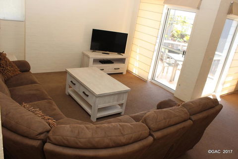 Mollymook Cove Apartments - Accommodation in Bendigo 14