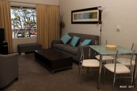 Mollymook Cove Apartments - Accommodation in Bendigo 3