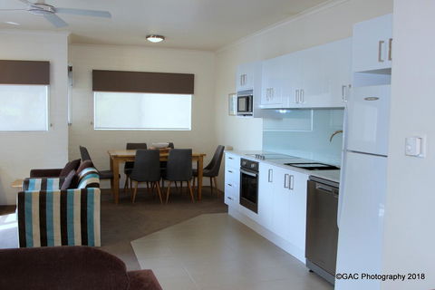 Mollymook Cove Apartments - Accommodation in Bendigo 15