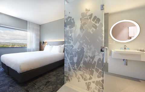 Holiday Inn Express Sydney Airport, An IHG Hotel - Accommodation in Bendigo 8