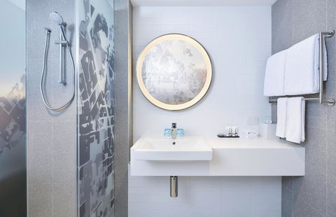 Holiday Inn Express Sydney Airport, An IHG Hotel - Accommodation in Bendigo 22