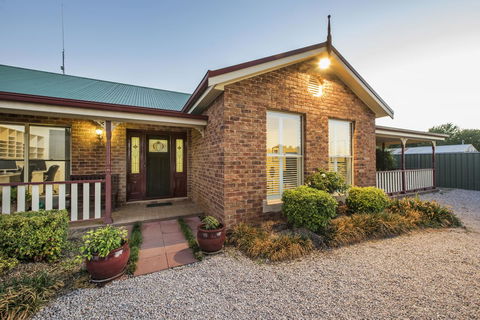 Colonial Court Villas - Accommodation in Bendigo 1