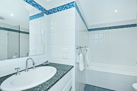 On The Beach Getaway - Accommodation in Bendigo 7