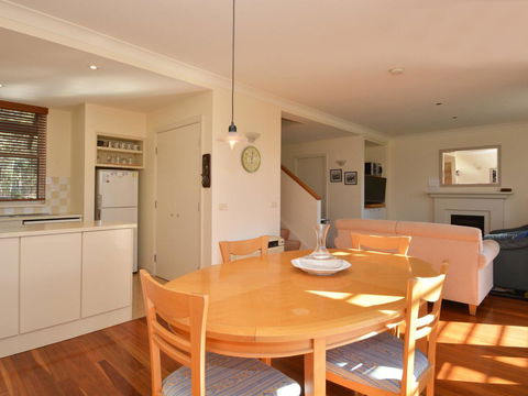 Villa 2br Prosecco Villa Located Within Cypress Lakes Resort - Accommodation in Bendigo 6