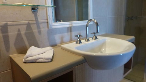 SaltBeach2302 - Accommodation in Bendigo 8