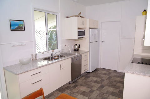 Fleur Cottage, 7 Willow Street - Accommodation in Bendigo 7