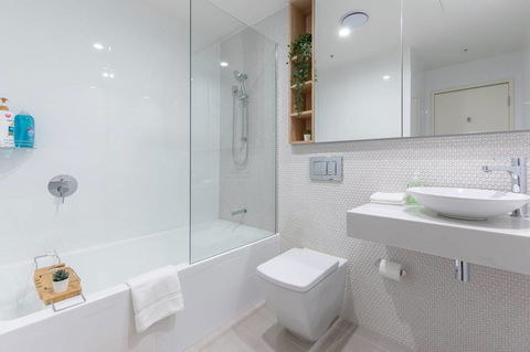 Japanese Style Waterfront Apt Wt Rooftop Pool - Accommodation in Bendigo 20