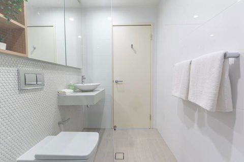 Japanese Style Waterfront Apt Wt Rooftop Pool - Accommodation in Bendigo 5