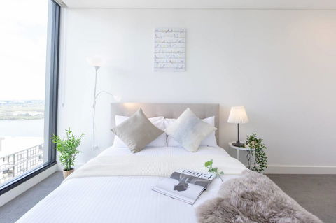 Japanese Style Waterfront Apt Wt Rooftop Pool - Accommodation in Bendigo 8