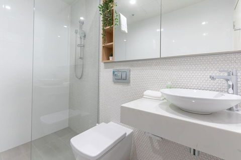 Japanese Style Waterfront Apt Wt Rooftop Pool - Accommodation in Bendigo 12