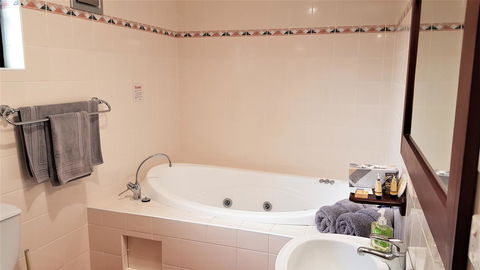 Great Escape Lofts - Accommodation in Bendigo 4