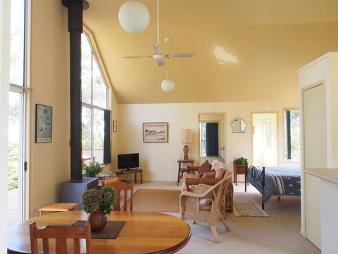 Bundle Hill Cottages - Accommodation in Bendigo 6