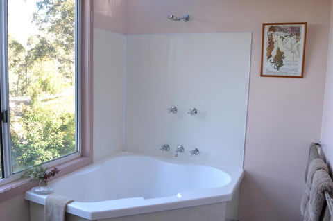 Bundle Hill Cottages - Accommodation in Bendigo 26