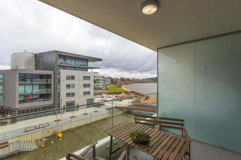Lakefront 116 Kingston ACT - Accommodation in Bendigo 9