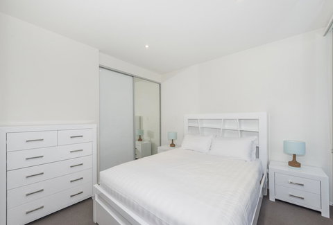 Lakefront 116 Kingston ACT - Accommodation in Bendigo 6