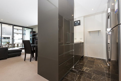 Lakefront 116 Kingston ACT - Accommodation in Bendigo 12