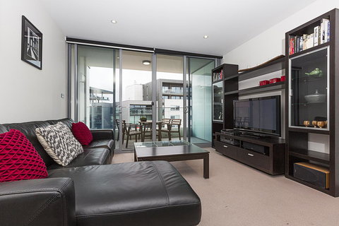 Lakefront 116 Kingston ACT - Accommodation in Bendigo 14