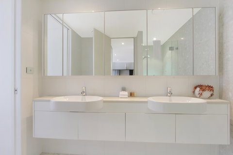 Lakefront 116 Kingston ACT - Accommodation in Bendigo 19