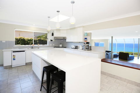 Neptune I Absolute Beachfront I Stunning Views - Accommodation in Bendigo 10