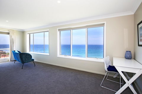 Neptune I Absolute Beachfront I Stunning Views - Accommodation in Bendigo 12
