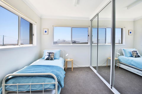 Neptune I Absolute Beachfront I Stunning Views - Accommodation in Bendigo 14
