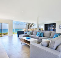 Neptune - Absolute Beachfront - Accommodation in Bendigo