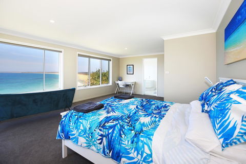 Neptune I Absolute Beachfront I Stunning Views - Accommodation in Bendigo 11