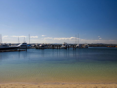 Oaks Nelson Bay Lure Suites - Accommodation in Bendigo 3