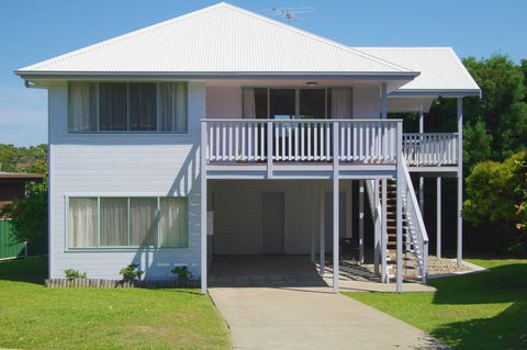 Anglesea, 17 Hodgson Street - Accommodation in Bendigo 0