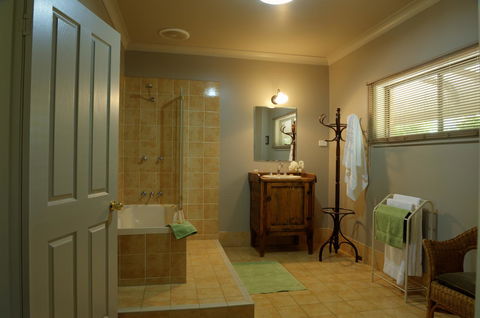 Ironstone Estate Lovedale - Accommodation in Bendigo 32