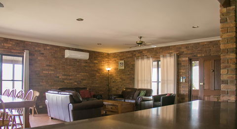 Ironstone Estate Lovedale - Accommodation in Bendigo 17