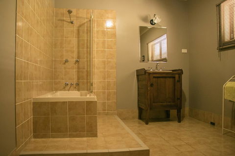 Ironstone Estate Lovedale - Accommodation in Bendigo 10