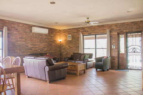 Ironstone Estate Lovedale - Accommodation in Bendigo 18